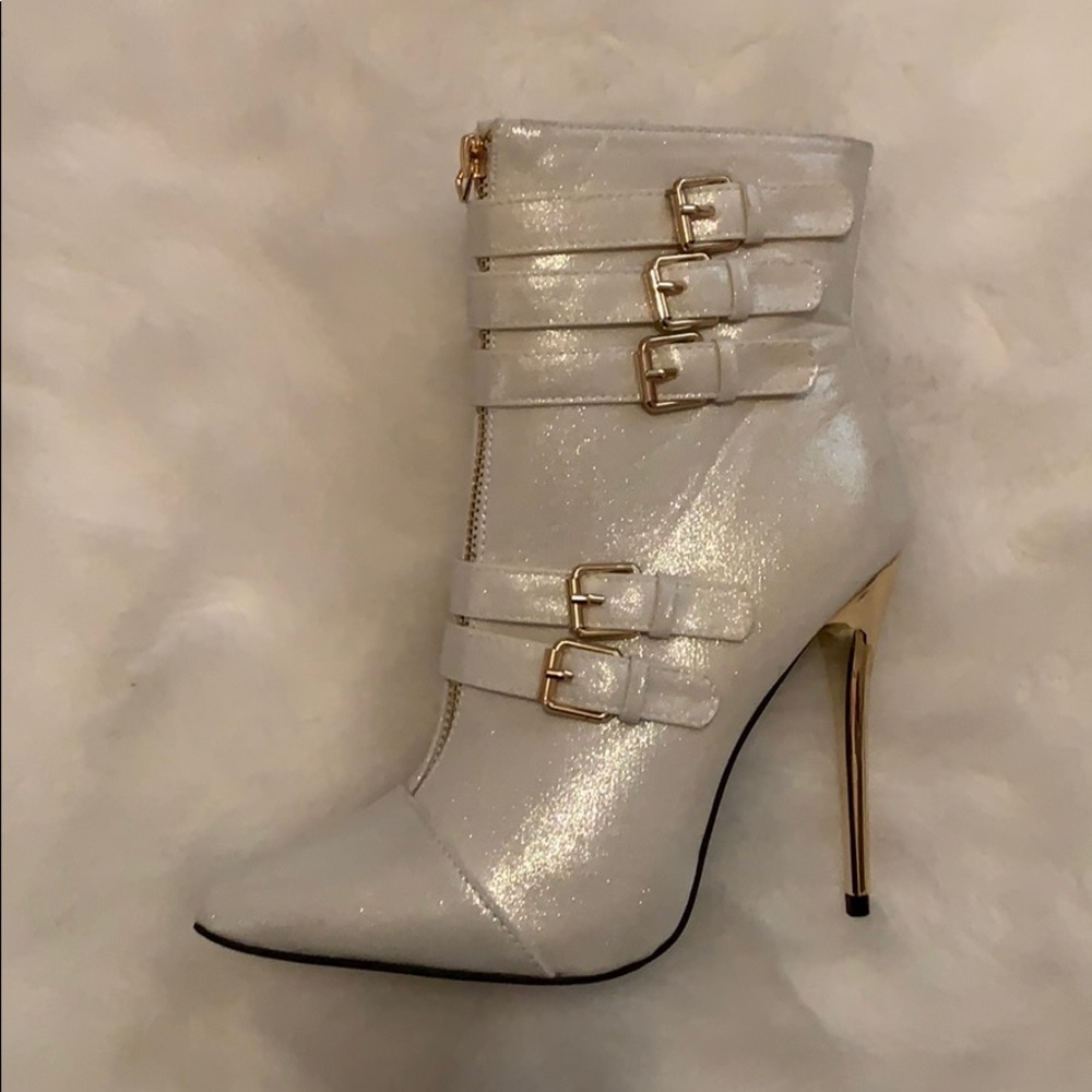 Brand new white sparkle pointed toe boots